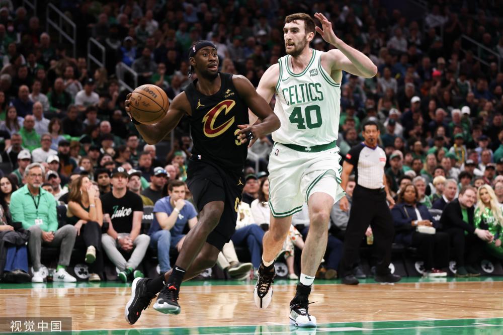 地站在了起 地站在了起