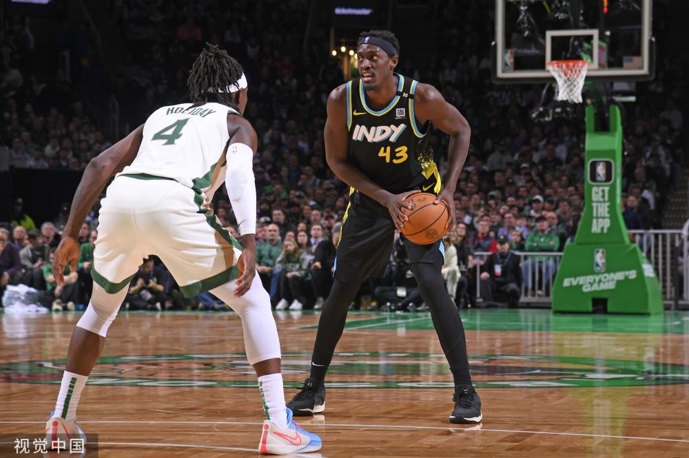 至整个足坛 至整个足坛